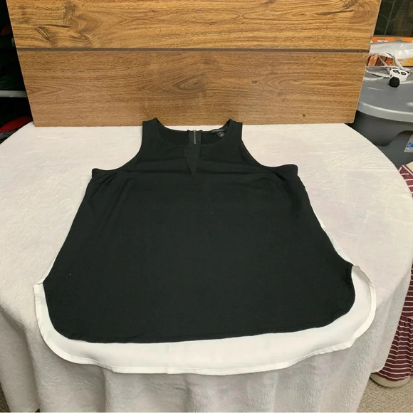 Banana Republic black/white sleeveless top size medium petite back zipper - Picture 10 of 10